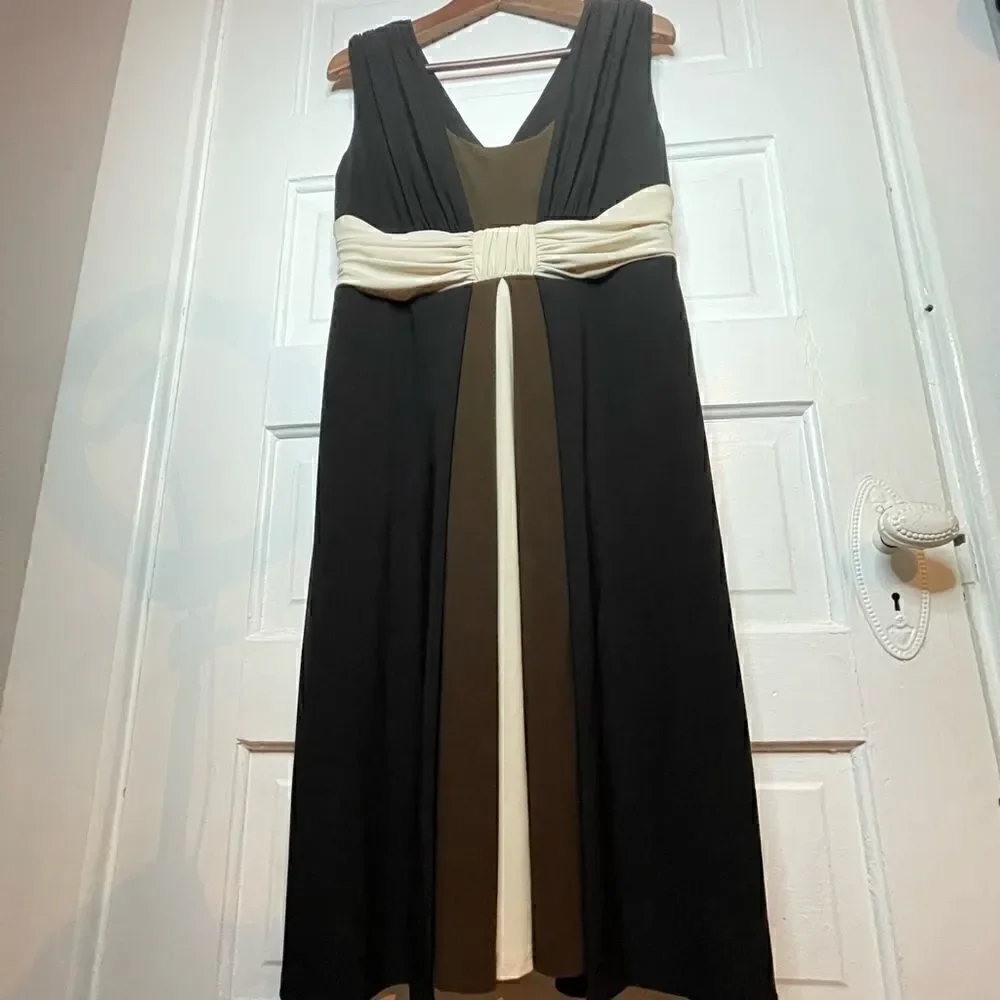 Anne Klein Tricolor Sleeveless Front & Back V-Neck Dress